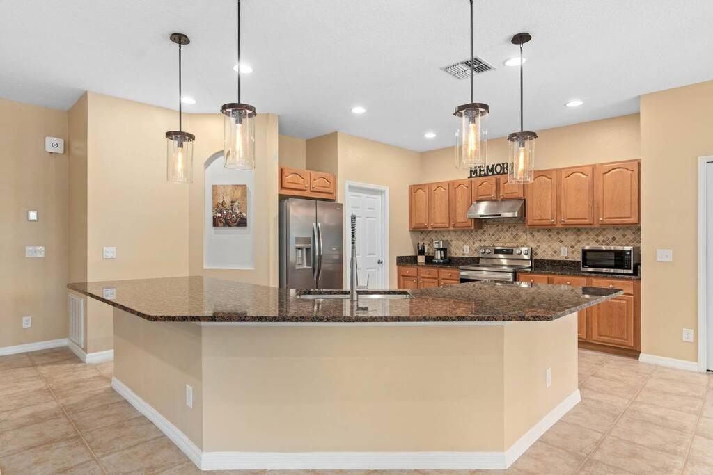 Lakeview W/8 Bedroom 5 Kingsuite 3 Miles To Disney Киссимми Экстерьер фото